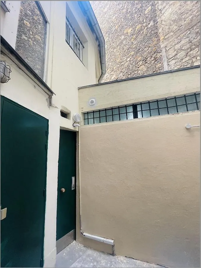 Jolie Appartement Avec 2 Chambres Partagees Paris 0*,