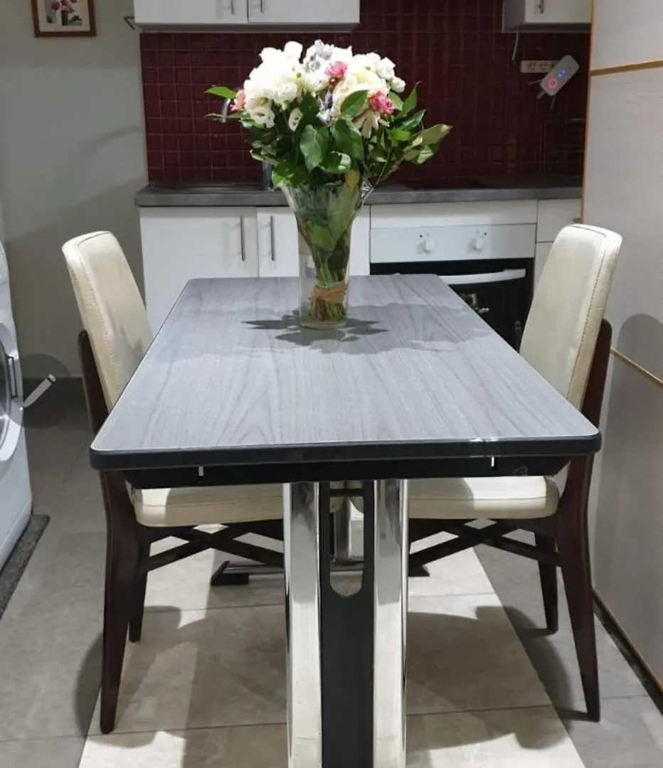 Jolie Appartement Avec 2 Chambres Partagees location